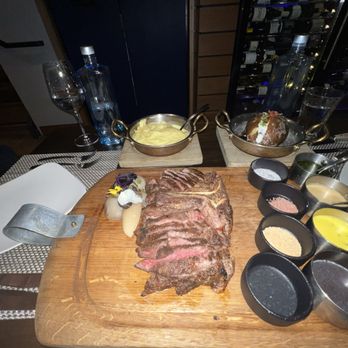 Goodnight’s Prime Steak + Spirits - Porterhouse steak and potatoes - Steakhouses Near Me - Healdsburg, California Goodnight’s Prime Steak + Spirits - Porterhouse steak and potatoes - Steakhouses Near Me - Healdsburg, California