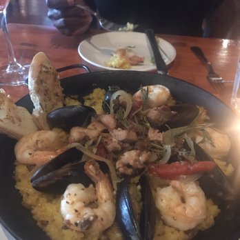 Lola's Lounge - Spanish Near Me - Sacramento, California