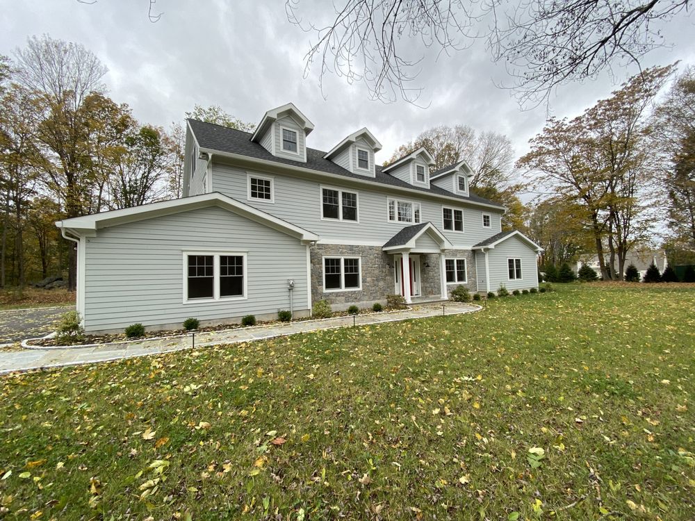 Slide of Lisi Contracting