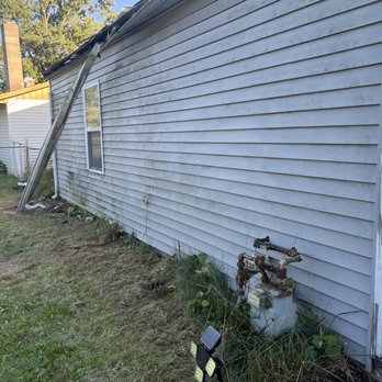 Classic Seamless Gutters - After years of wind and critter damage my rear gutter fell off. I called the next day and they came right out and gave me an estimate. - Gutter Services Near Me - Mishawaka, Indiana Classic Seamless Gutters - After years of wind and critter damage my rear gutter fell off. I called the next day and they came right out and gave me an estimate. - Gutter Services Near Me - Mishawaka, Indiana