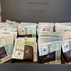 Delta Sky Club - Good selection of teas