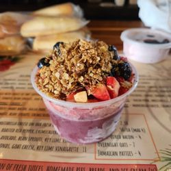 Irie Island Eats - Açaí bowl goodness