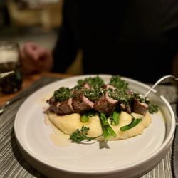 Truss Restaurant & Bar - Steak, whipped potatoes, broccolini