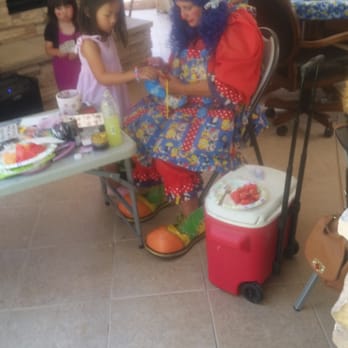 Jelly Bean - The kids all loved the tattoos - Clowns Near Me - San Diego, California Jelly Bean - The kids all loved the tattoos - Clowns Near Me - San Diego, California