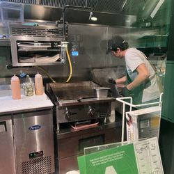 Panda Sal's - Chef cooking