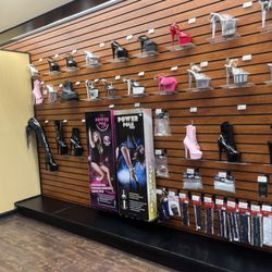 Eva's Boutique - New items arriving weekly