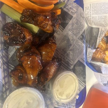 Fatboys - Destin - Honey hot bone in wings with ranch - Burgers Near Me - Destin, Florida Fatboys - Destin - Honey hot bone in wings with ranch - Burgers Near Me - Destin, Florida