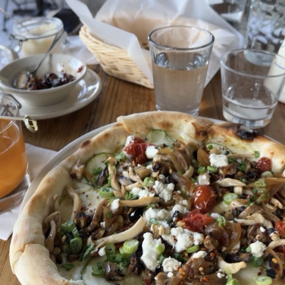 Bar Tulia - Vegetable pizza, pumpkin spice cocktail - Bars Near Me - Naples, Florida Bar Tulia - Vegetable pizza, pumpkin spice cocktail - Bars Near Me - Naples, Florida
