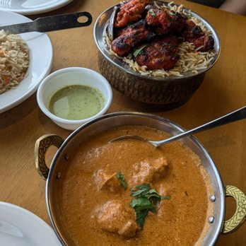 Aunty's Kitchen - Butter chicken (front) and boneless chicken biryani - Pakistani Near Me - Mississauga, Ontario