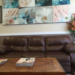 Asian Nails and Dayspa - Sitting area with plenty of magazines to keep you busy