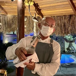 Manary Praia Hotel - Our waiter