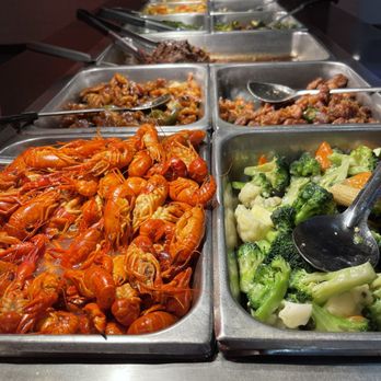 New China King Buffet - Crawfish, Mixed Vegetables, Garlic Chicken, & General's Tso's Chicken. - Chinese Near Me - Denton, Texas