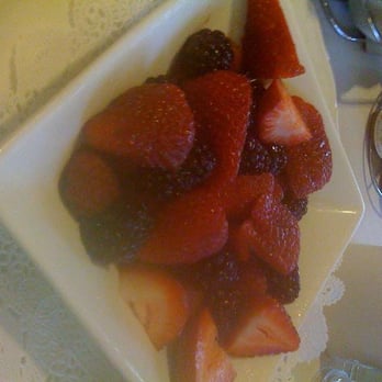 Cafe Sierra - Mixed berries - New American Near Me - Universal City, California