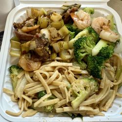 Chow Main - Lunch Combination: Lo Main and two entrees.