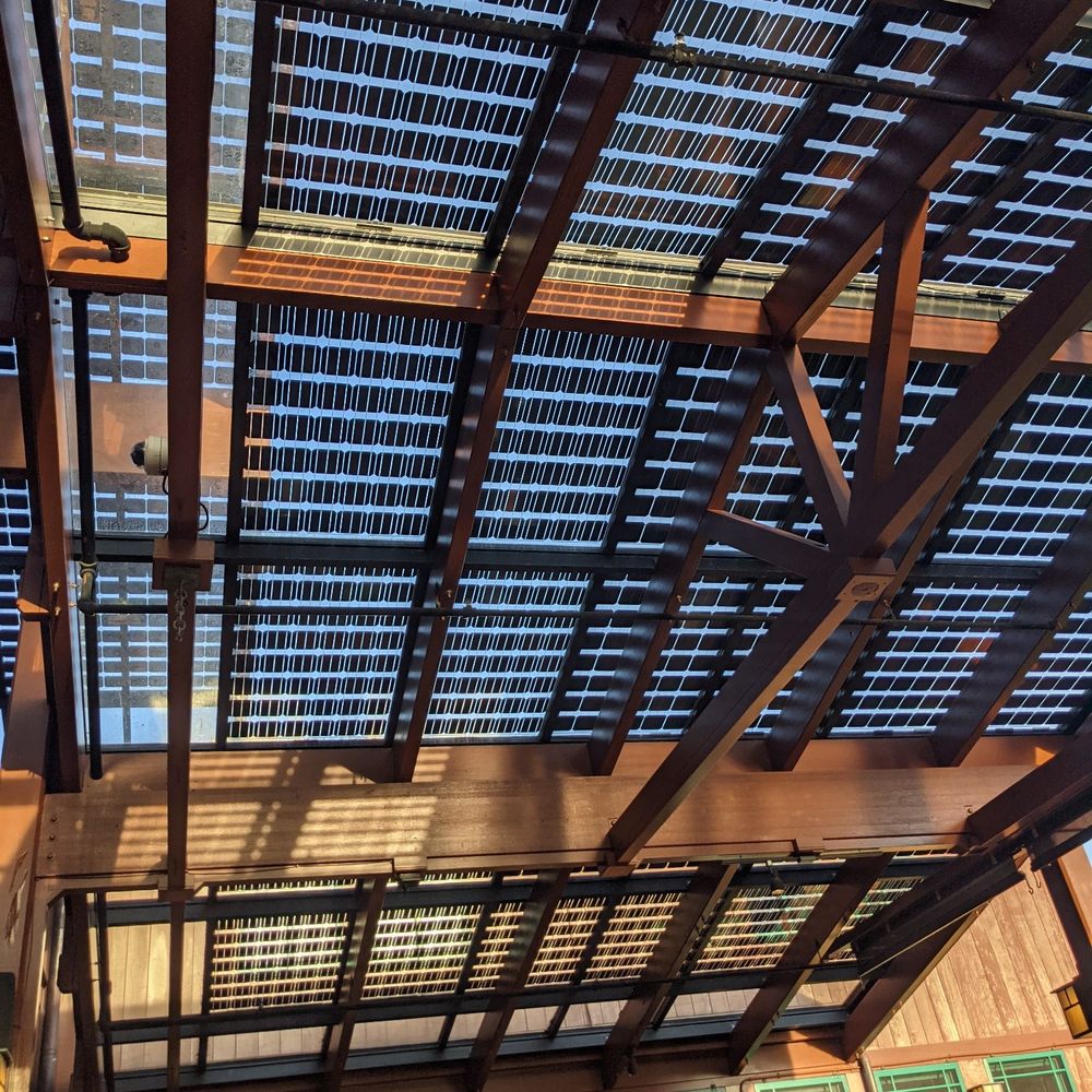 Ama - Super cool bi facial solar panel roof over the seating area - Cocktail Bars Near Me - Hanalei, Hawaii