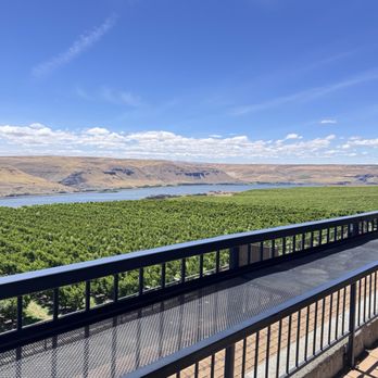 Maryhill Winery - The view of the Columbia River - Wineries Near Me - Goldendale, Washington Maryhill Winery - The view of the Columbia River - Wineries Near Me - Goldendale, Washington