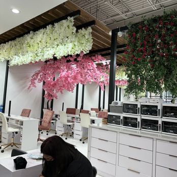Raizun Nail Spa - Nice decoration!! - Nail Salons Near Me - Fairfax, Virginia Raizun Nail Spa - Nice decoration!! - Nail Salons Near Me - Fairfax, Virginia