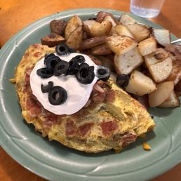 Omelette Olé and homefries. Omelette Olé and homefries.
