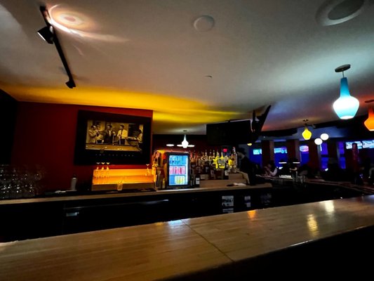 Kings Dining & Entertainment by null