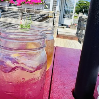 Robinson's Wharf - Drinks - Seafood Near Me - Southport, Maine
