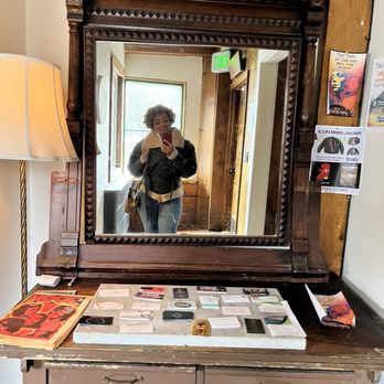 Keeper Coffee - Super cute decor with mirror for selfies of course! haha - Coffee & Tea Near Me - Portland, Oregon Keeper Coffee - Super cute decor with mirror for selfies of course! haha - Coffee & Tea Near Me - Portland, Oregon