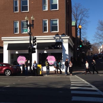 Georgetown Cupcake - There is a long line that you can't really see :) - Cupcakes Near Me - Washington, DC, District of Columbia Georgetown Cupcake - There is a long line that you can't really see :) - Cupcakes Near Me - Washington, DC, District of Columbia