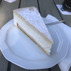 Tante Amanda - Käse Sahnetorte