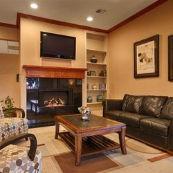 Best Western Cleveland Inn & Suites - Lobby