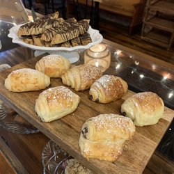 Crumbs Bakeshop