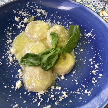 Sciue Sciue - Ravioli capresi al limone - Anacapri, NA Sciue Sciue - Ravioli capresi al limone - Anacapri, NA