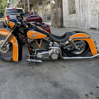 Al the Wop's - You might even find some rolling art out front! - American Near Me - Walnut Grove, California