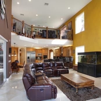 Jennifer Levin - Compass - FAMILY ROOM - Real Estate Agents Near Me - Fort Lauderdale, Florida Jennifer Levin - Compass - FAMILY ROOM - Real Estate Agents Near Me - Fort Lauderdale, Florida