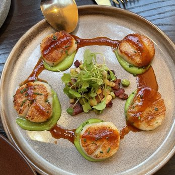 Gordon Ramsay Hell's Kitchen - Scallops, sadly that were cut in half and only cooked side facing up and cold !! - Desserts Near Me - Washington, DC, District of Columbia