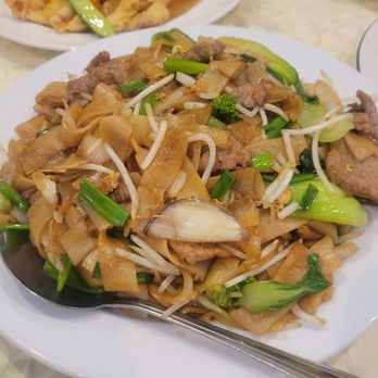 JJamPPong - Beef Chow Fun - Chinese Near Me - San Francisco, California JJamPPong - Beef Chow Fun - Chinese Near Me - San Francisco, California