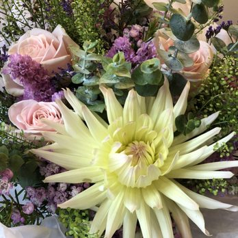 The Flower Bar & School - Florists Near Me - London, LND The Flower Bar & School - Florists Near Me - London, LND