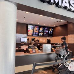 Wtfffff It is FAST FOOD. i couldn't even order because she says it would take 8 minutes. Unreal