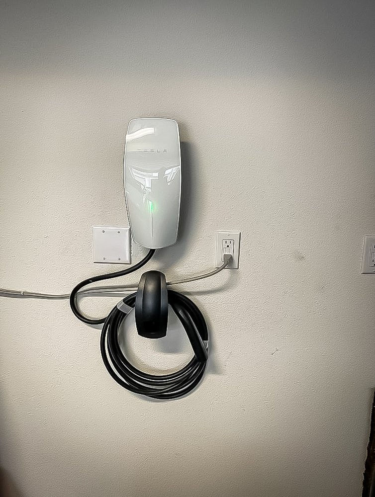 Slide of Avi's Electric