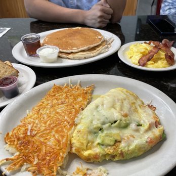 Louise's Pantry - Pancake Sandwich & Louises Omelette - American Near Me - La Quinta, California Louise's Pantry - Pancake Sandwich & Louises Omelette - American Near Me - La Quinta, California