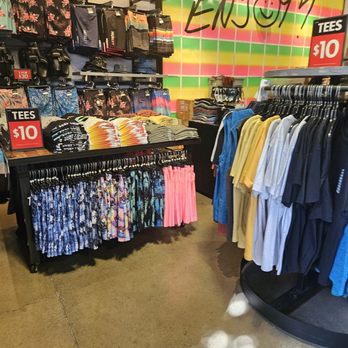Hurley - Tees deal - Men's Clothing Near Me - Orange, California