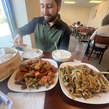 Tan' Chinese Restaurant - Firecracker chicken and beef flat noodle story fry - Chinese Near Me - Pullman, Washington Tan' Chinese Restaurant - Firecracker chicken and beef flat noodle story fry - Chinese Near Me - Pullman, Washington