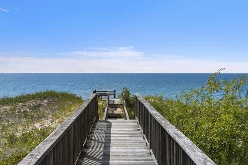 Otis Harbor Springs by null