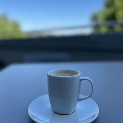 Vienna House - Morgenkaffee auf der Terrasse