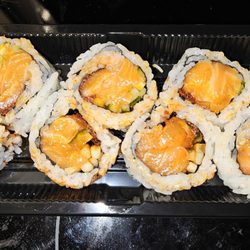 Kiku Sushi - Take Out, Spicy Salmon Roll (part of the 3 Spicy Roll Set).