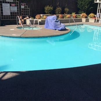 Walnut Creek Marriott - Pool is tiny "spa" holds max 3. - Hotels Near Me - Walnut Creek, California Walnut Creek Marriott - Pool is tiny "spa" holds max 3. - Hotels Near Me - Walnut Creek, California