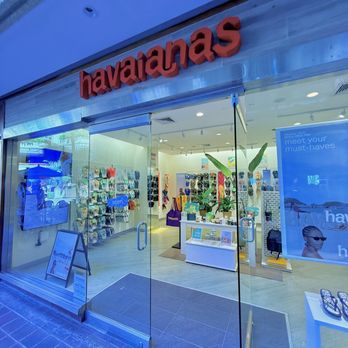 Havaianas - Entrance - Shoe Stores Near Me - Honolulu, Hawaii