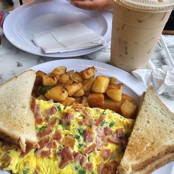 Java Day Cafe - Breakfast  champion - Cafes Near Me - Teaneck, New Jersey