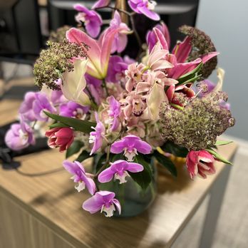 Flowers Atlanta - Floral delivery from Flowers Atlanta. - Florists Near Me - Atlanta, Georgia Flowers Atlanta - Floral delivery from Flowers Atlanta. - Florists Near Me - Atlanta, Georgia