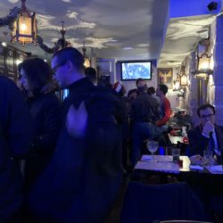 Le Komptoir - Full at 11 pm on a Wednesday