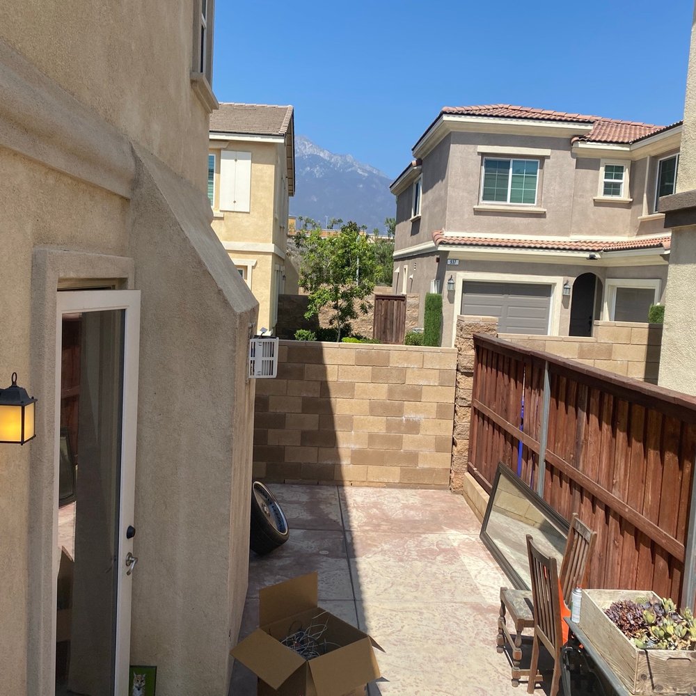 Leon's Finest Spa Movers - The wall - Movers Near Me Leon's Finest Spa Movers - The wall - Movers Near Me
