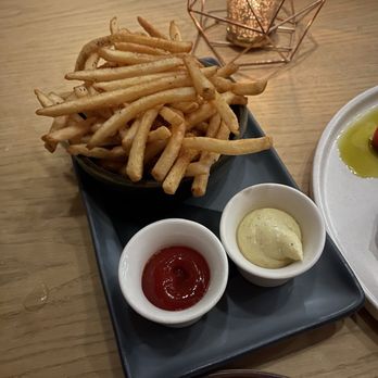 4 Saints - Rosemary fries - ketchup and aioli - Bars Near Me - Palm Springs, California 4 Saints - Rosemary fries - ketchup and aioli - Bars Near Me - Palm Springs, California